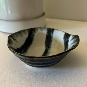 Small blue and white tye dye studio pottery dish